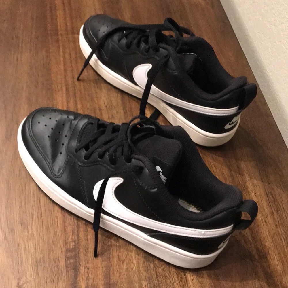 NIKE COURT BOROUGH LOW